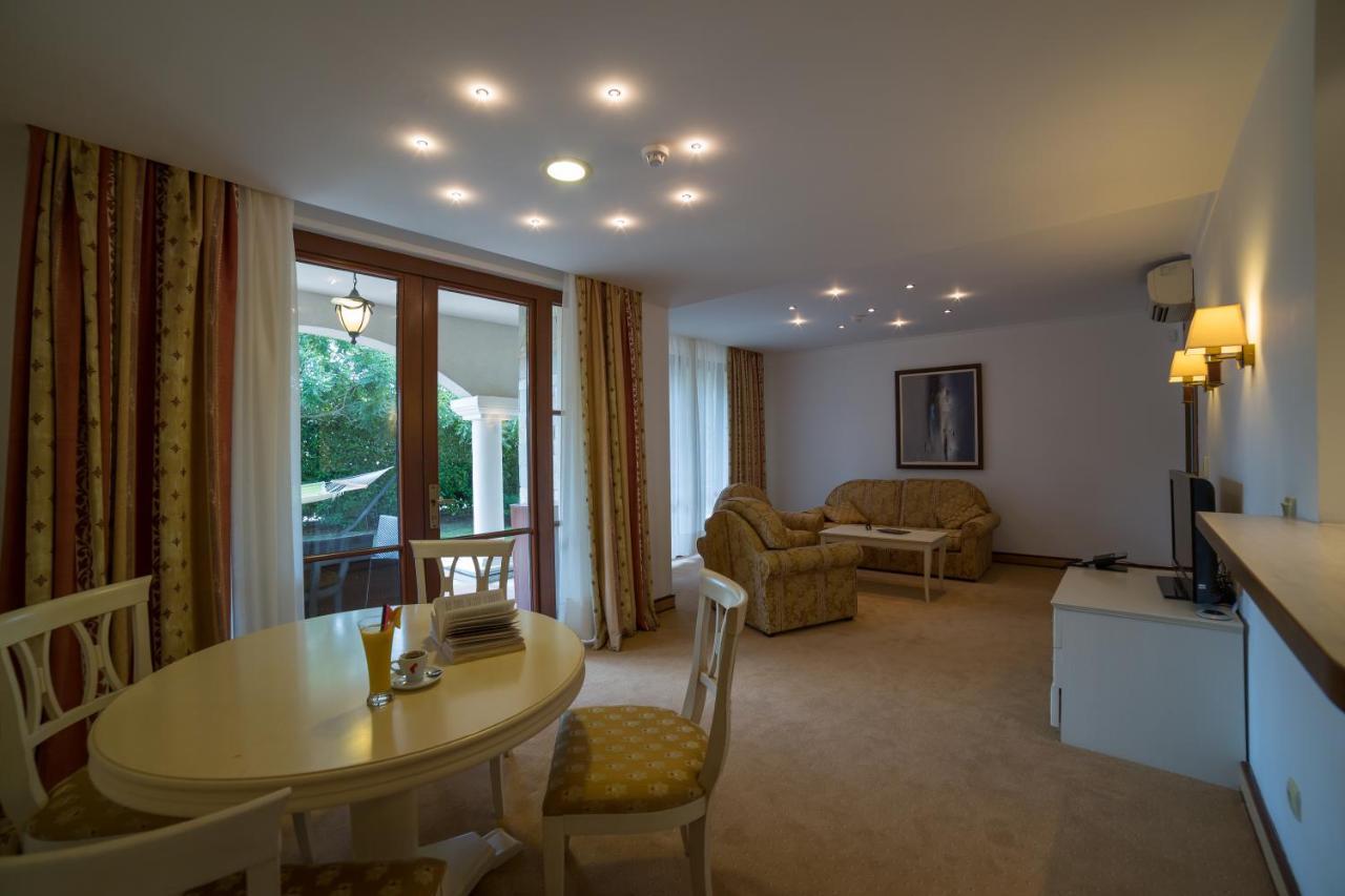 Helena Vip Villas And Suites Sunny Beach Exterior foto