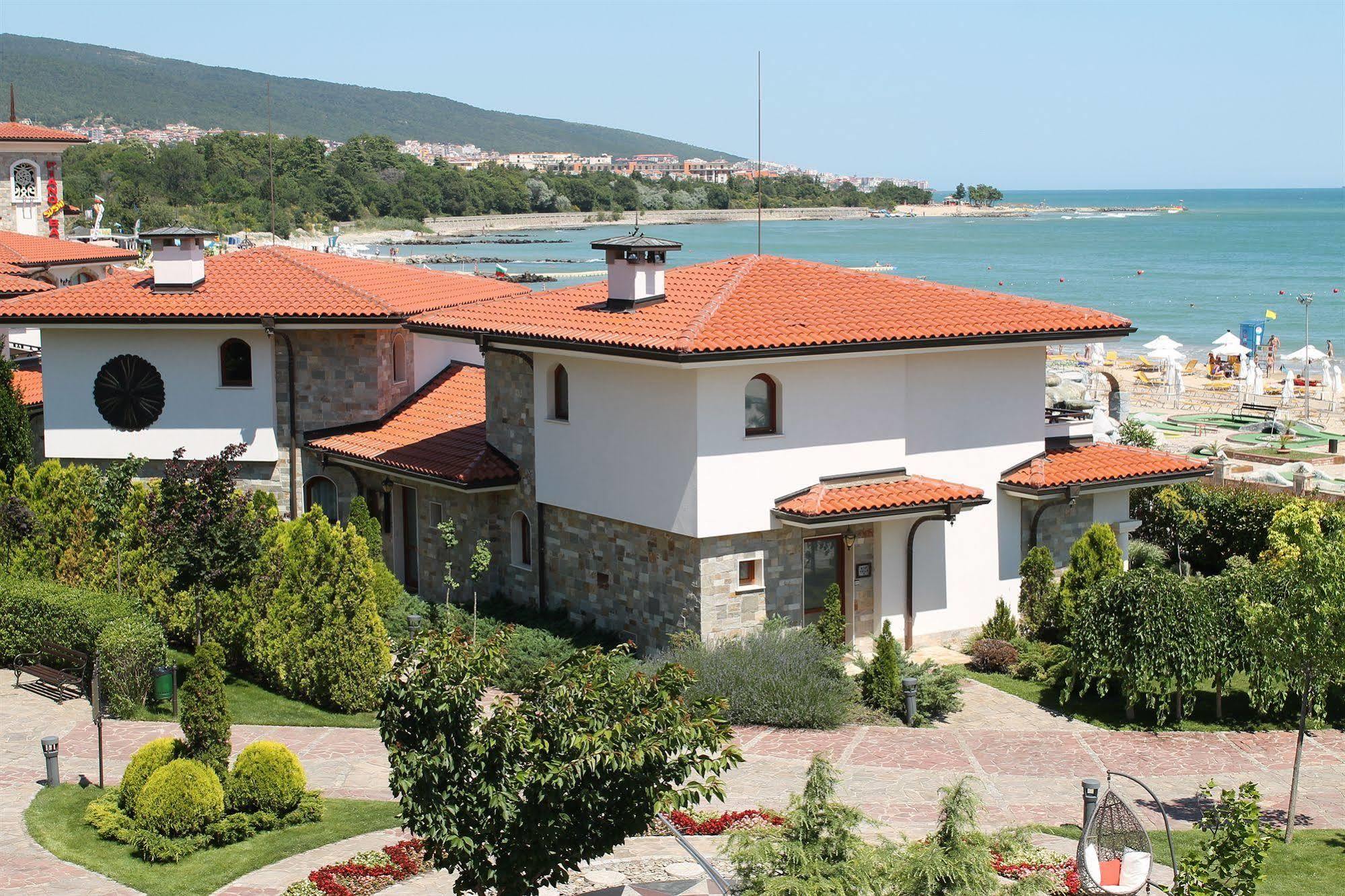 Helena Vip Villas And Suites Sunny Beach Exterior foto