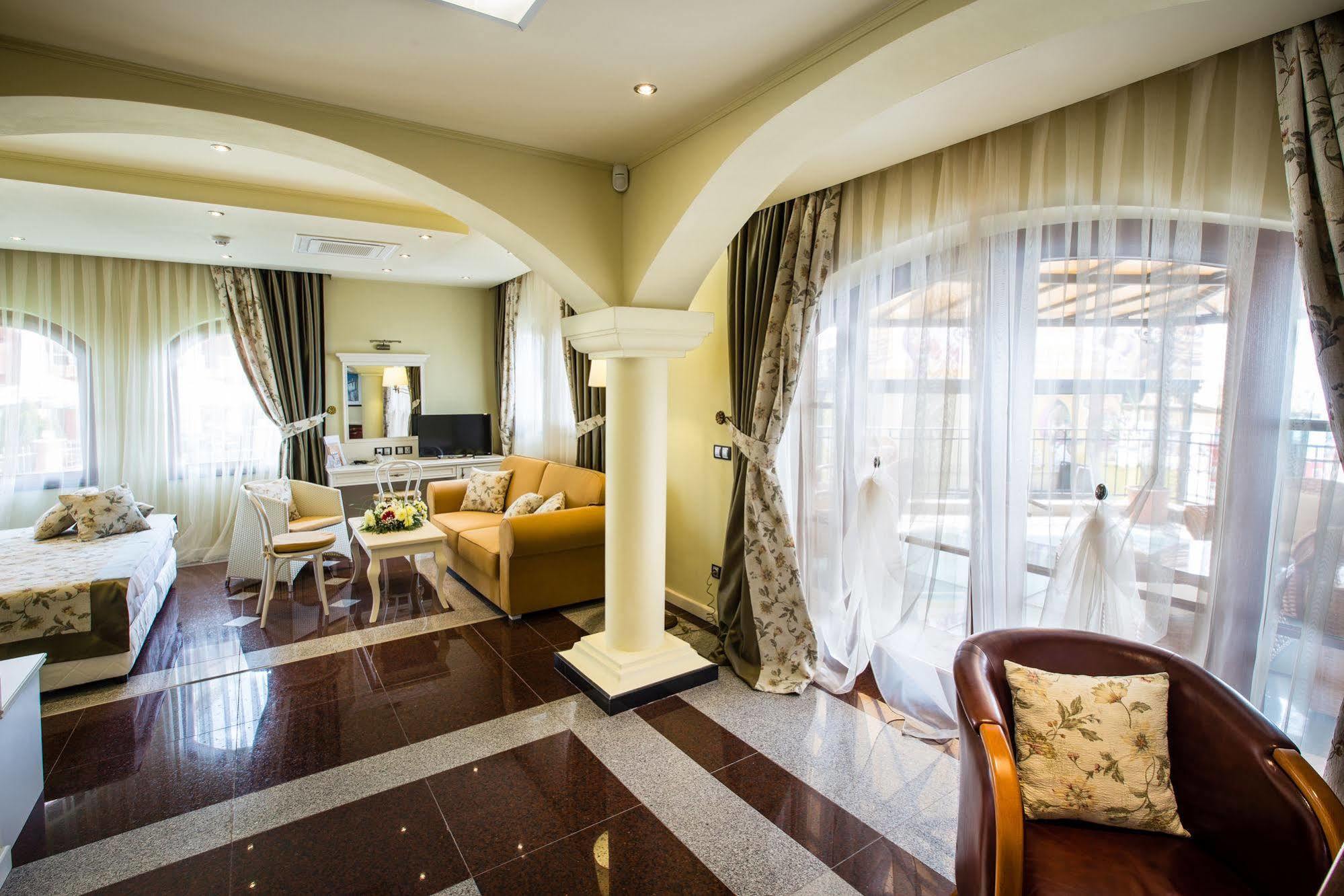 Helena Vip Villas And Suites Sunny Beach Exterior foto