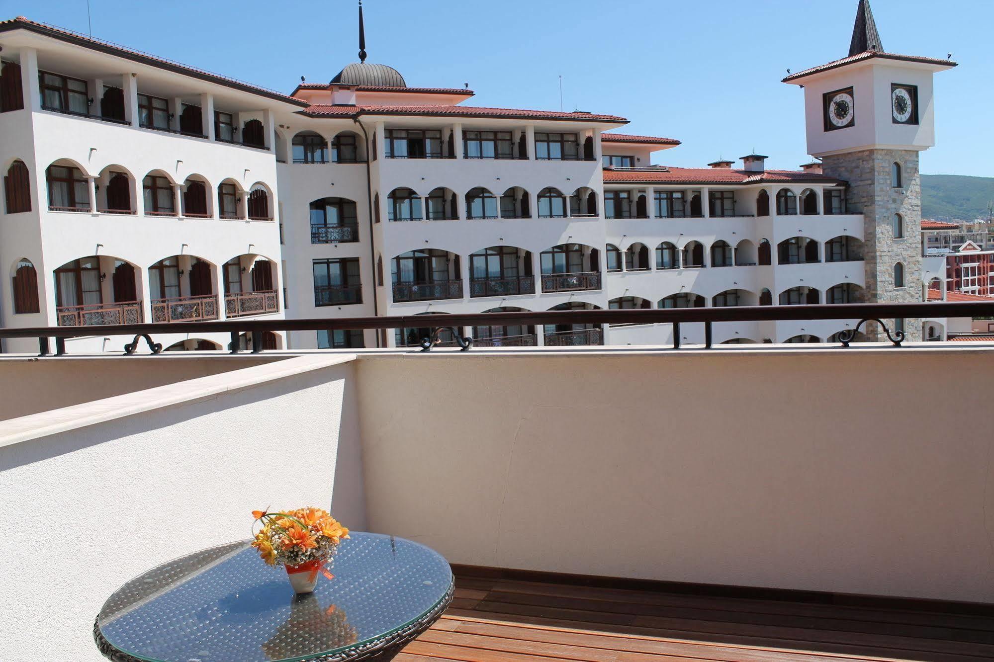 Helena Vip Villas And Suites Sunny Beach Exterior foto